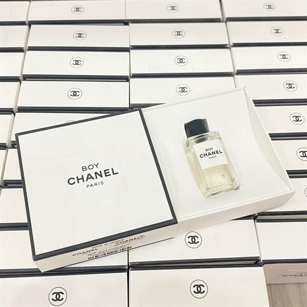 Chai Chanel Boy Les Exclusifs thủy tinh trong