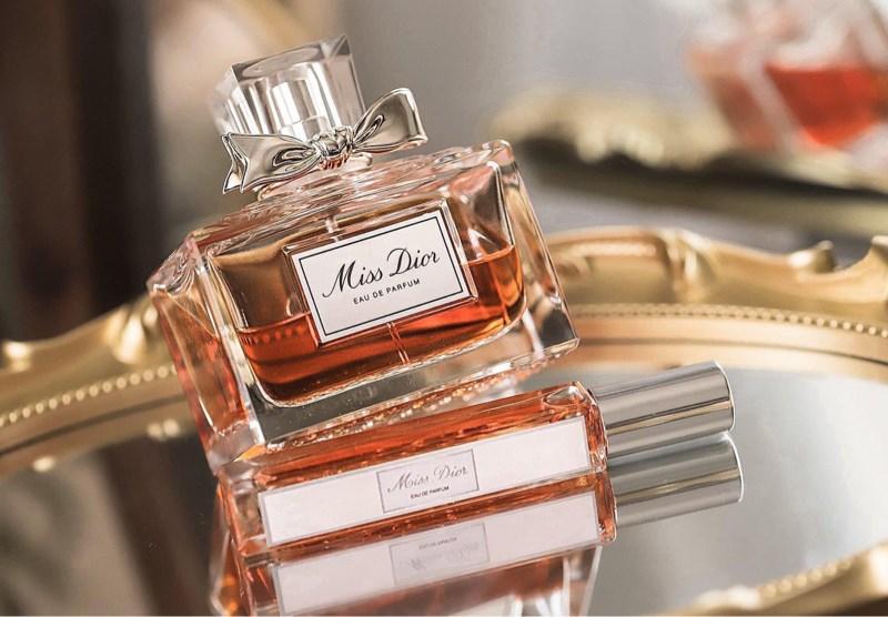 Chai Miss Dior EDP nơ xám hồng nhạt