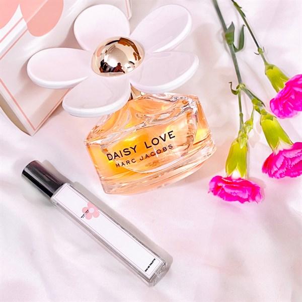 Chai Marc Jacobs Daisy Love EDT nắp hoa