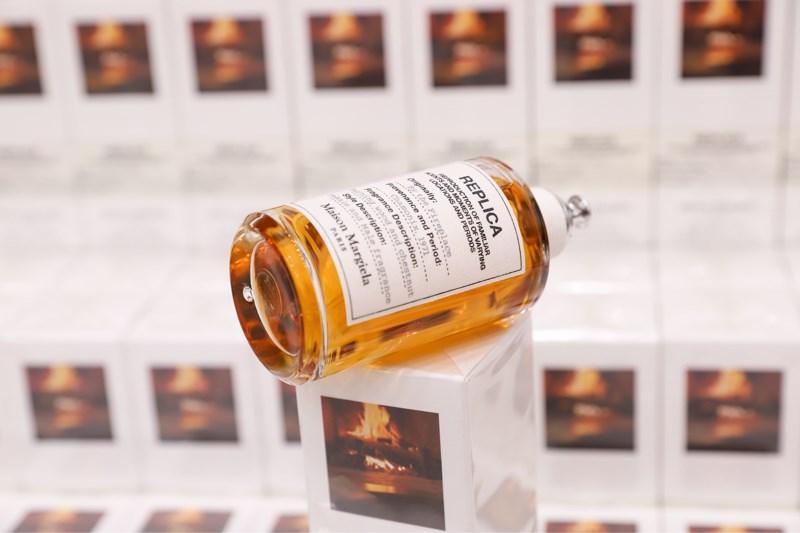 Chai Maison Margiela Replica By The Fireplace
