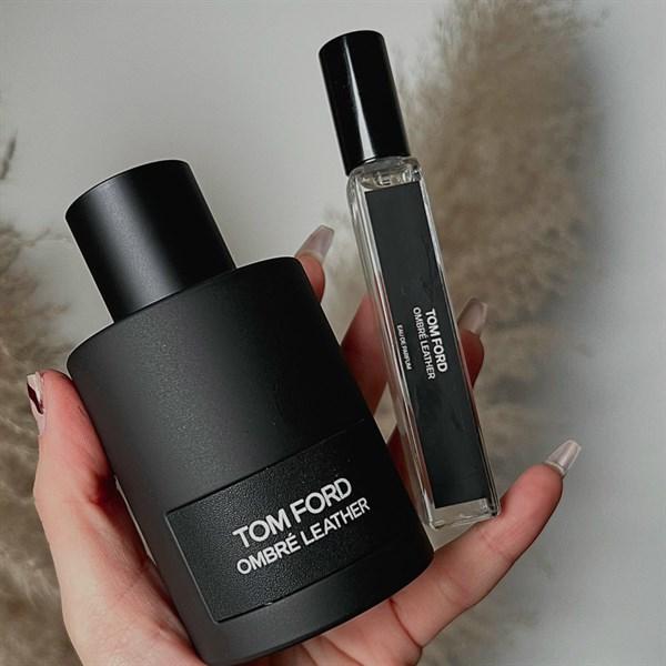 Chai Tom Ford Ombre Leather đen nắp vàng