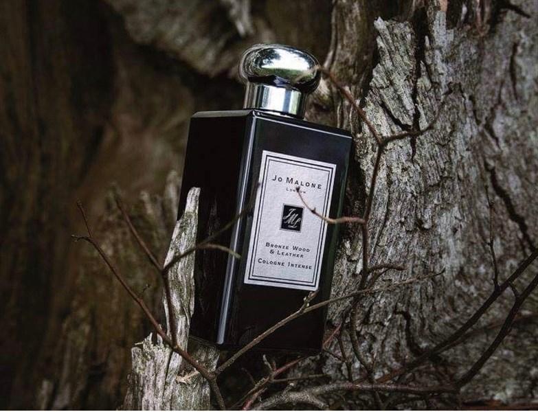 Chai Jo Malone Bronze Wood & Leather màu đen