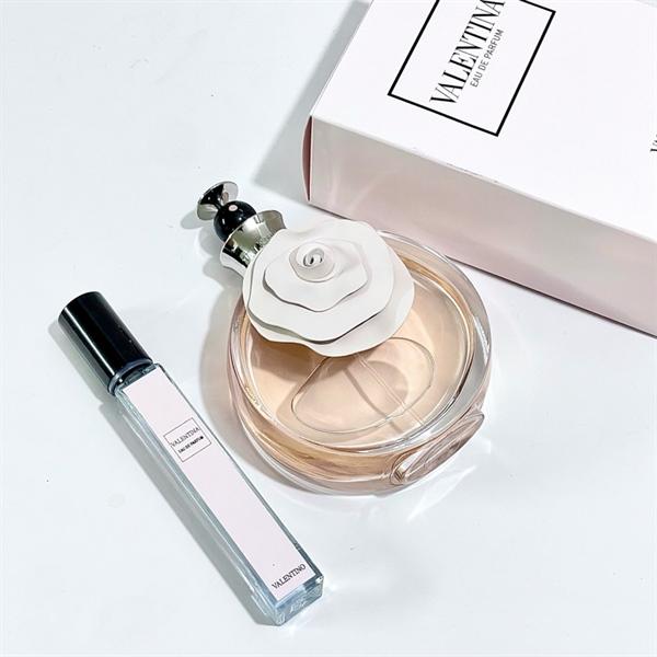 Chai Valentino Valentina EDP nắp hoa trắng