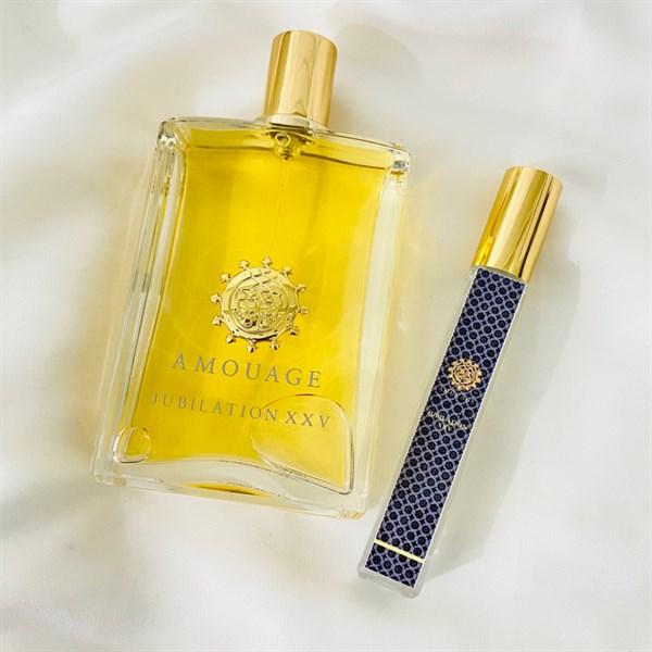 Chai Amouage Jubilation XXV nắp vàng chạm khắc