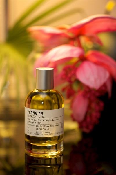 Chai Le Labo Ylang 49 nhãn giấy tối giản
