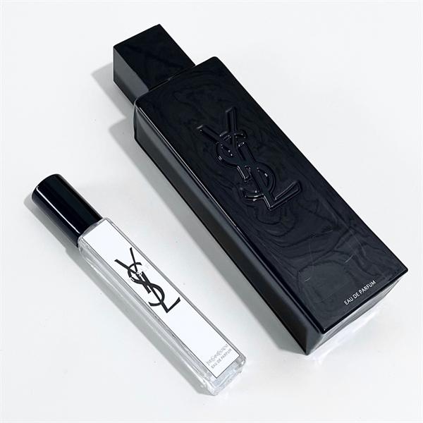 Chai YSL MYSLF EDP đen logo bạc