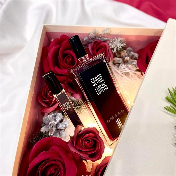 Chai Serge Lutens La Fille de Berlin đỏ