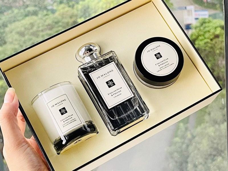 Bộ quà Jo Malone English Pear nước hoa, kem, nến