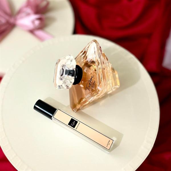 Chai Lancome Tresor EDP dáng kim tự tháp ngược