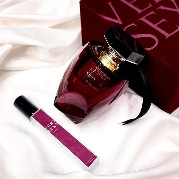 Chai Victoria's Secret Very Sexy màu hồng đỏ