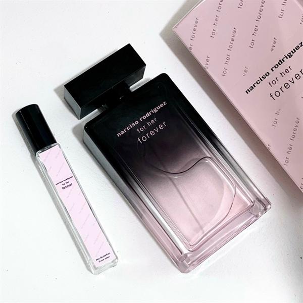 Chai Narciso Rodriguez Forever thiết kế tối giản