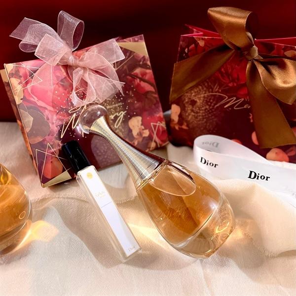 Chai Dior J'adore giọt nước vàng óng
