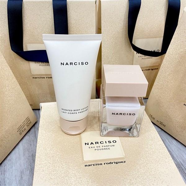 Bộ quà Narciso Rodriguez Poudrée chai hồng phấn