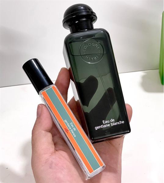 Chai Hermes Eau De Gentiane Blanche trong suốt