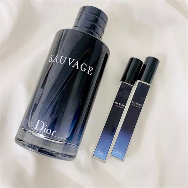 Chai Dior Sauvage EDT xanh đậm nắp đen
