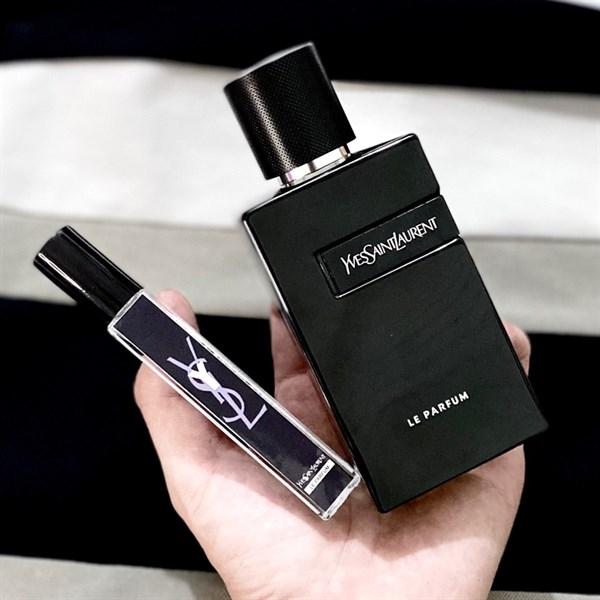 Chai YSL Y Le Parfum màu đen ánh xanh