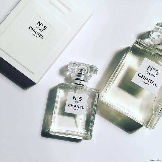 Chai Chanel No5 L'Eau trong suốt nắp trắng