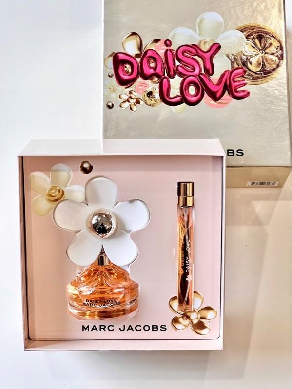 Set Marc Jacobs Daisy Love EDT 50ml và 10ml